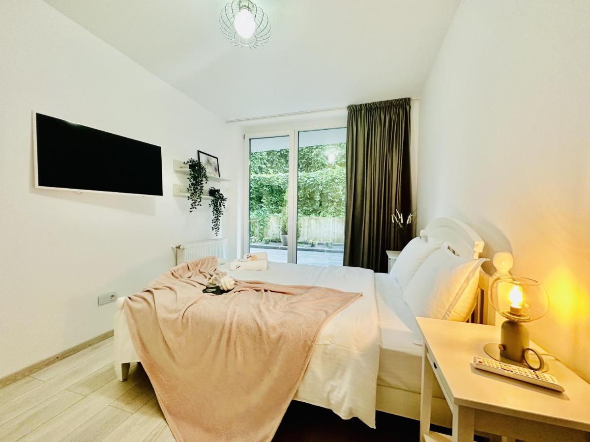 Palfi Apartment With Garden & Parking Cluj-Napoca Ngoại thất bức ảnh