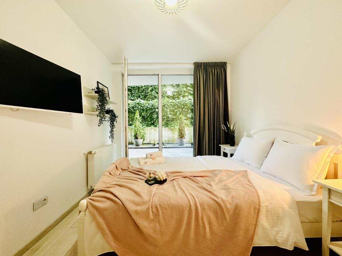 Palfi Apartment With Garden & Parking Cluj-Napoca Ngoại thất bức ảnh
