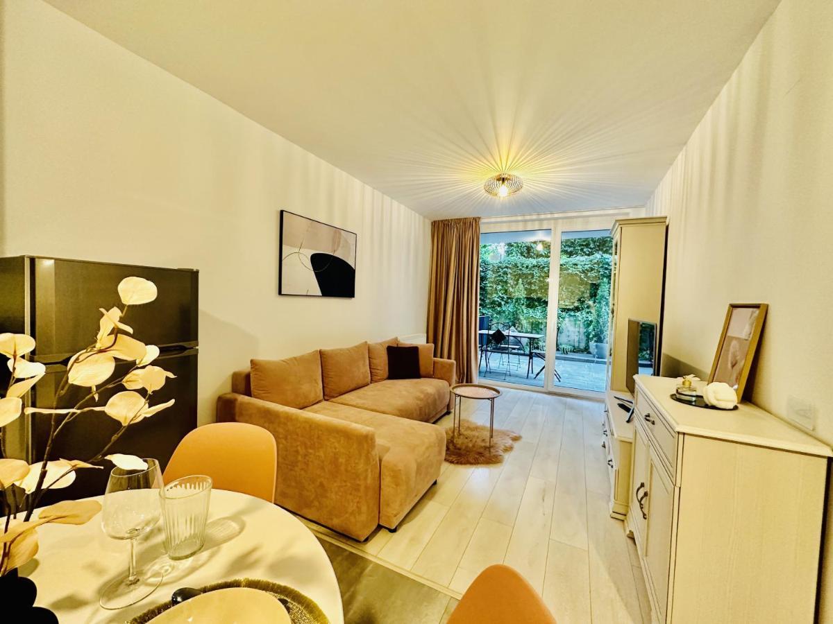 Palfi Apartment With Garden & Parking Cluj-Napoca Ngoại thất bức ảnh