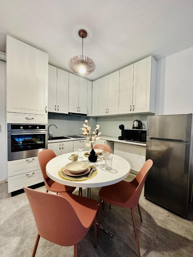 Palfi Apartment With Garden & Parking Cluj-Napoca Ngoại thất bức ảnh
